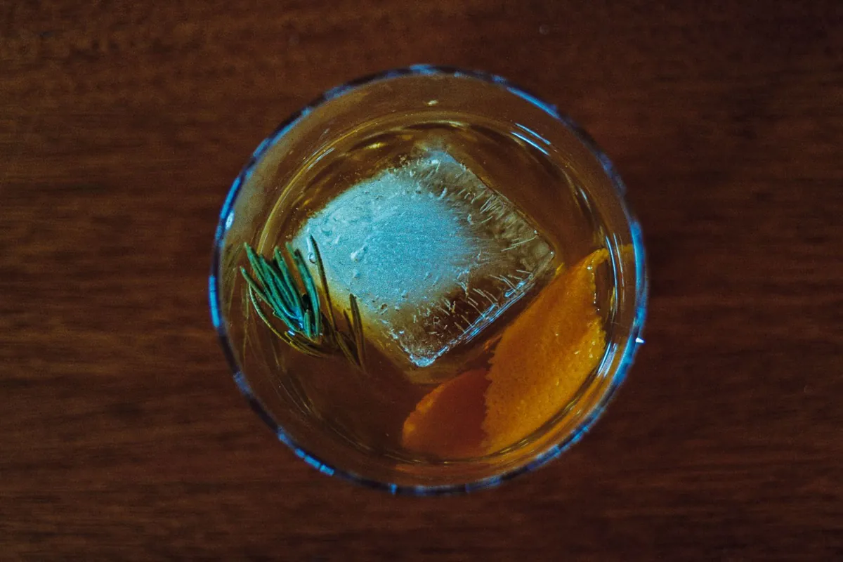 clear ice cubes whiskey cocktail bar quality