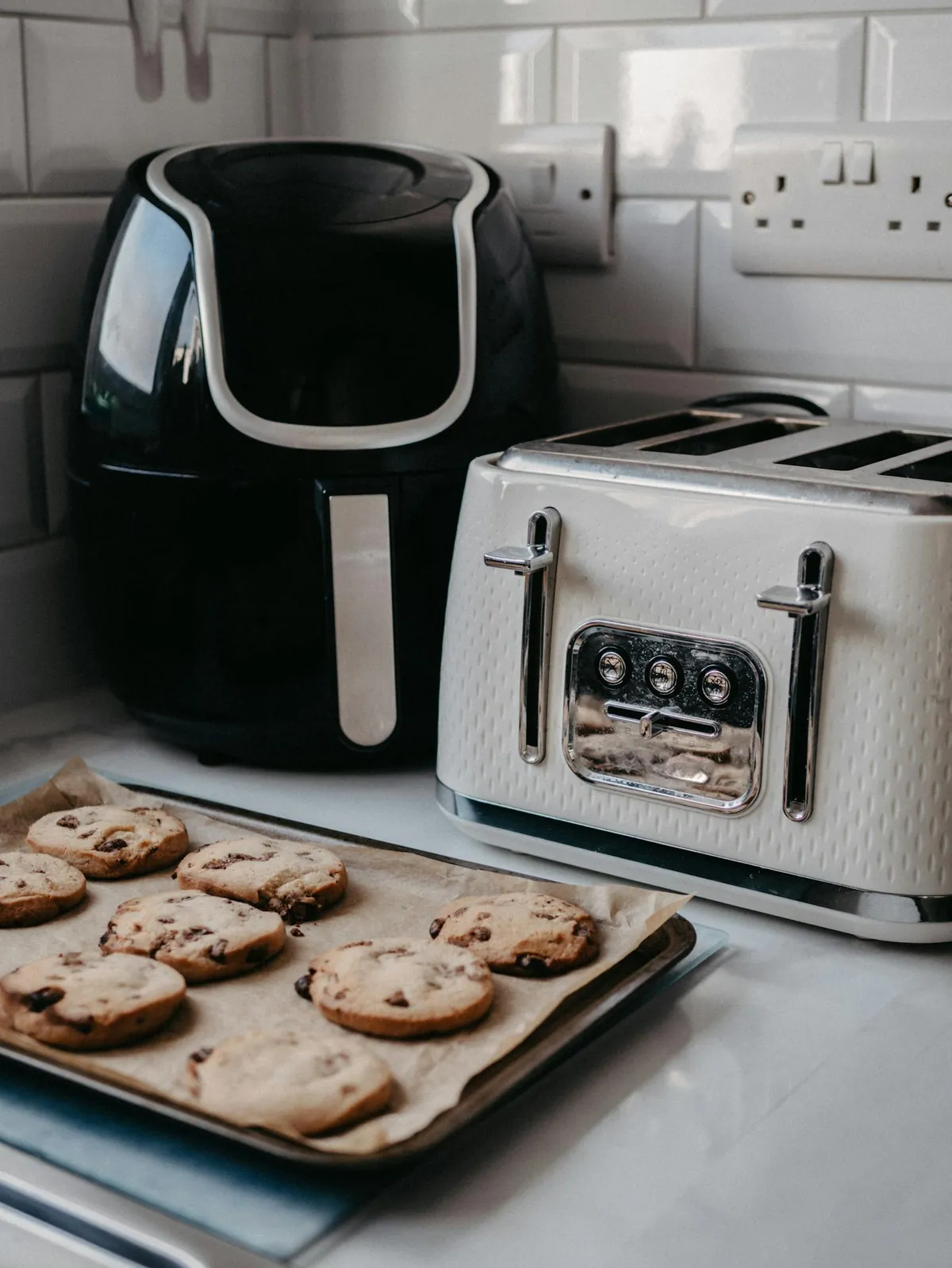 air fryer kitchen counter cooking