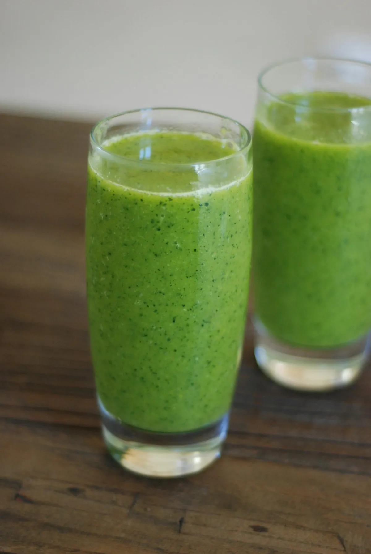 green smoothie in glass