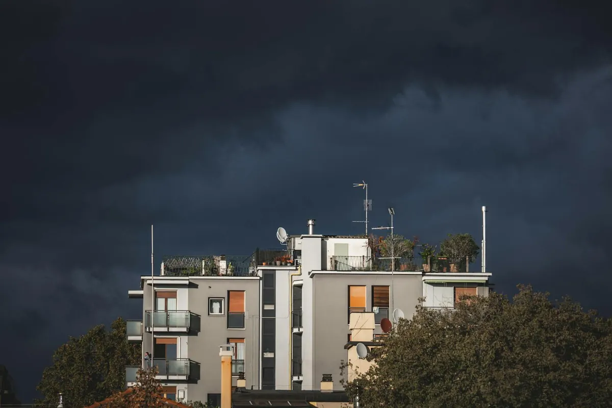 storm dark sky home