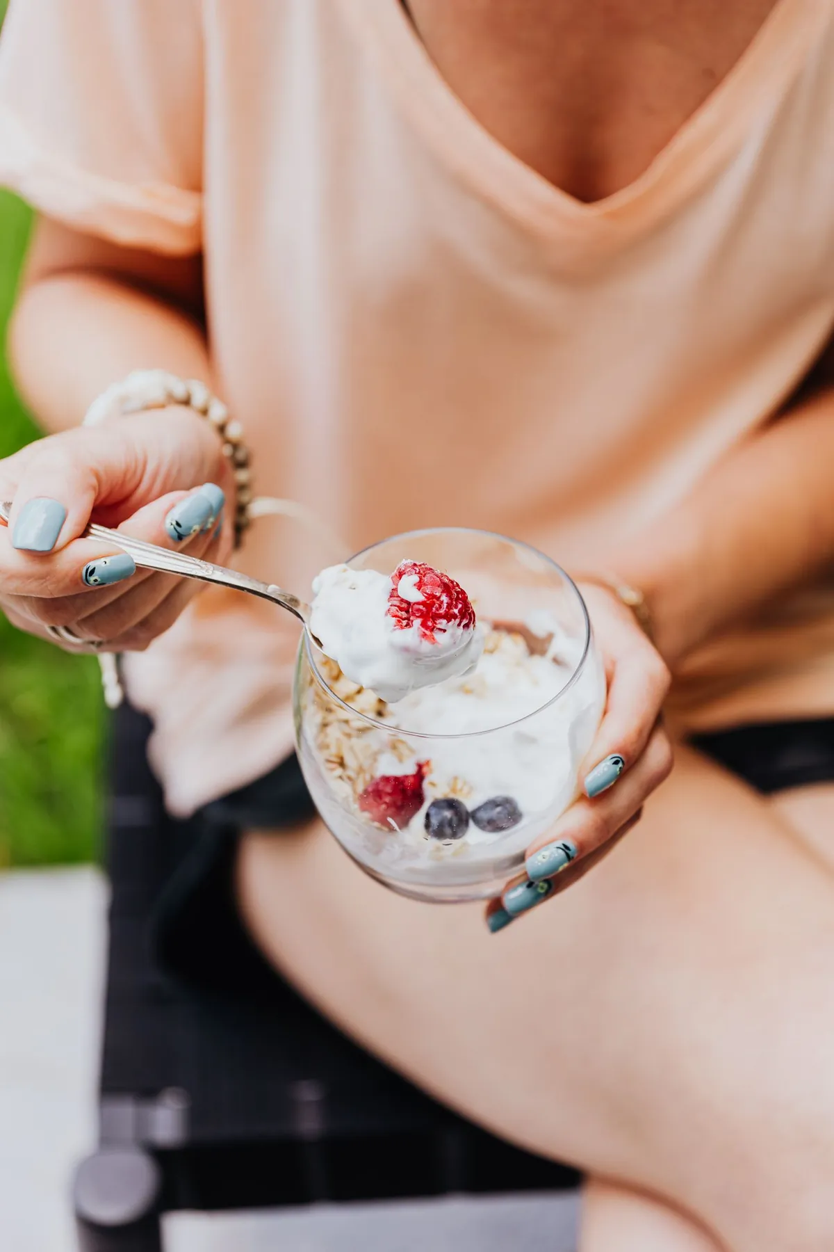 yogurt parfait with berries